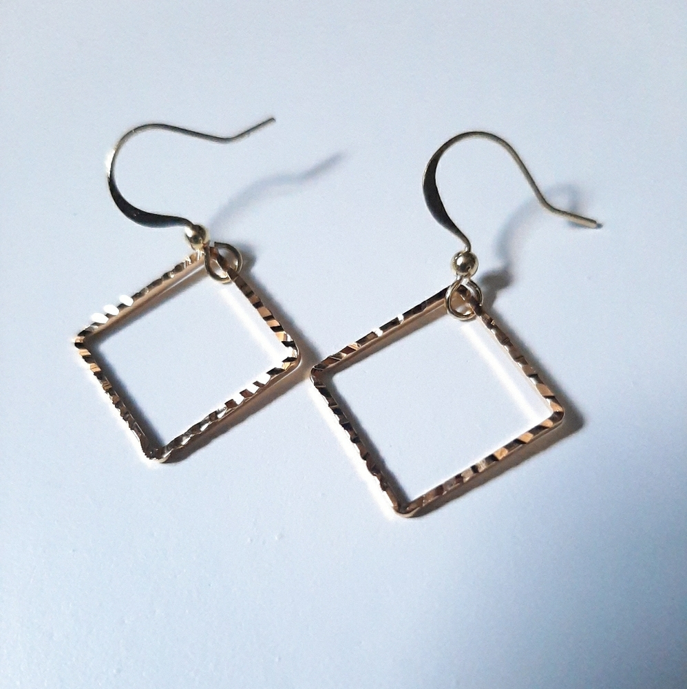 24k gold plated nickle free earrings.